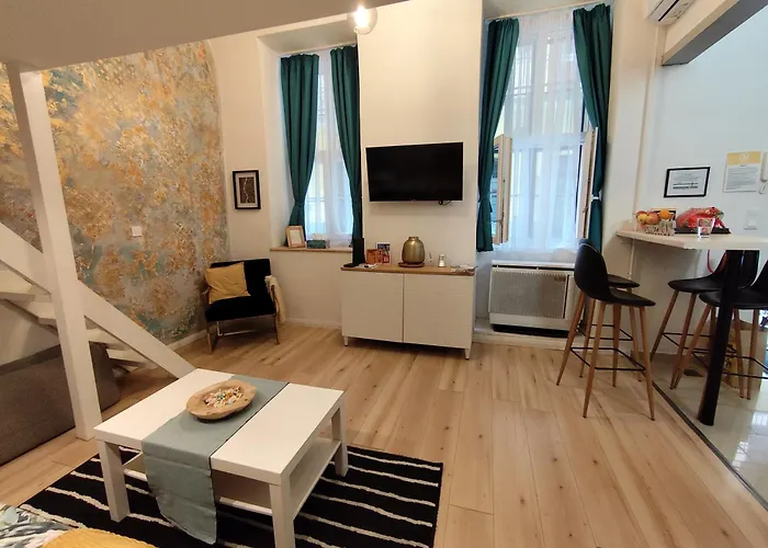 Goldart Design In The Heart Of شقة بودابست