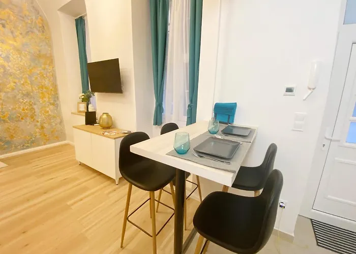 Goldart Design In The Heart Of
