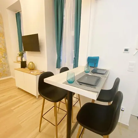 Goldart Design In The Heart Of