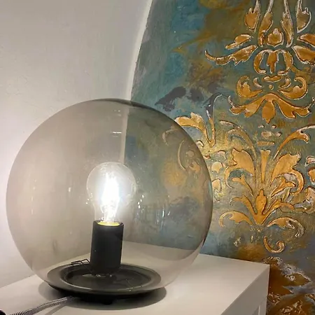 Goldart Design In The Heart Of Appartamento