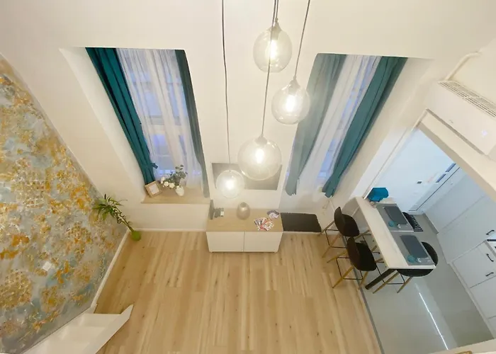 Goldart Design In The Heart Of Budapesta