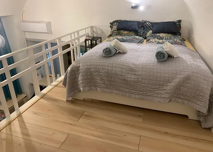 Goldart Design In The Heart Of Apartman *
