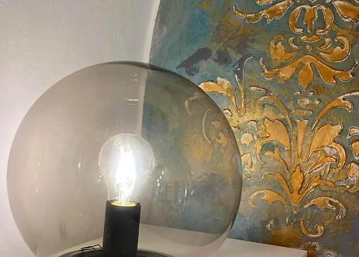 Goldart Design In The Heart Of Apartman