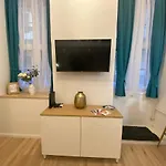 Appartement Goldart Design In The Heart Of